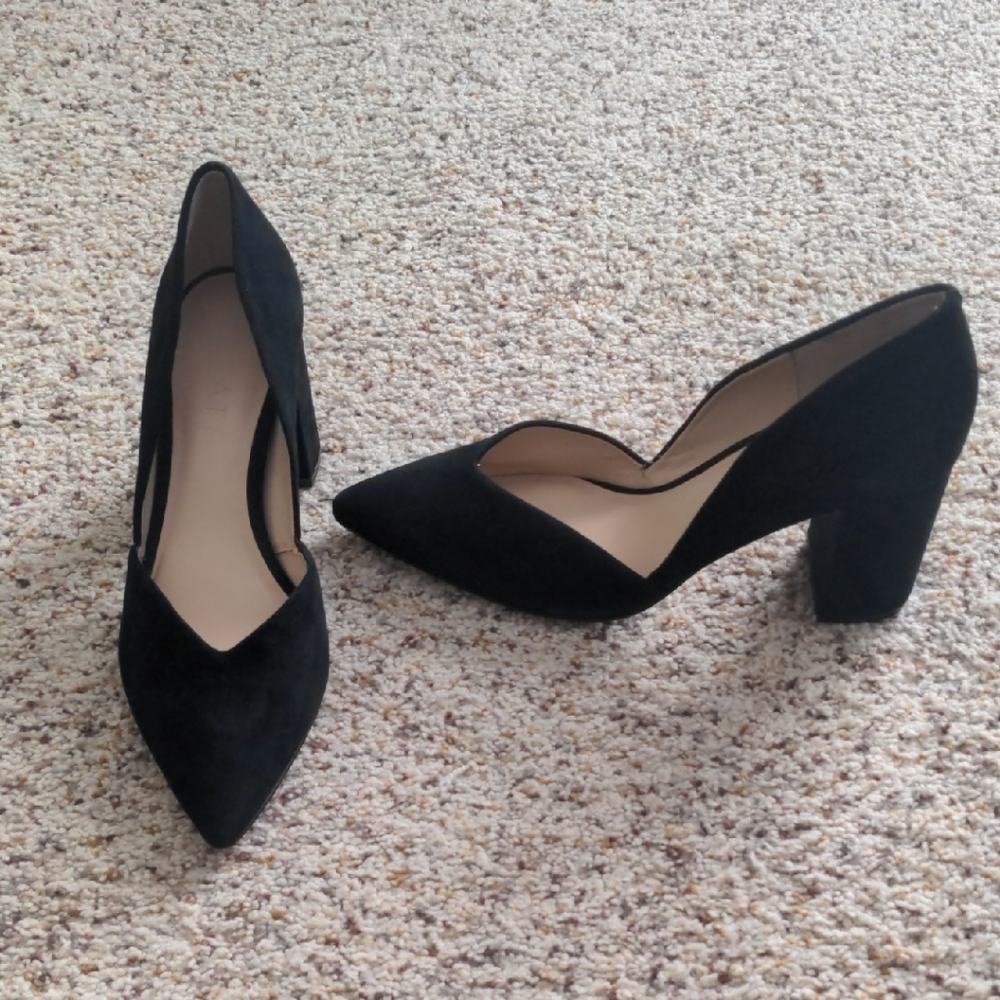 Black Suede Pointed-Toe Block Heel Pumps